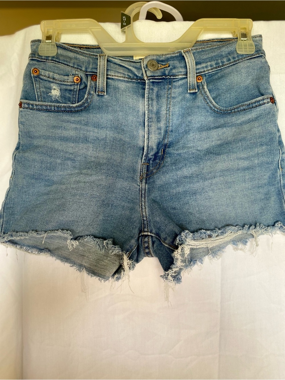 Levi Strauss & Co. High Rise Light Wash Cut Off Denim Shorts Women's
26